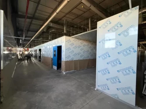 Panel dan Pintu Cleanroom Tahan Api: Memenuhi Standar Keselamatan dan Kepatuhan Global